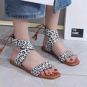 2024 Рим сандали обувки жени леопард ресни апартаменти обувки лято плаж чехли мода нови джапанки слайдове Сапатилас Mujer