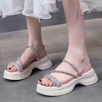 Лъскави сандали с кристален клин за жени 2023 Летни неплъзгащи се пантофки Жена Дебела подметка Назад Каишка Римски обувки Mujer