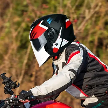 Червена мотоциклетна каска, половин покритие Двойна предна стъкла Обектив Всички сезони Безопасност Защитна каска за мъже Жени